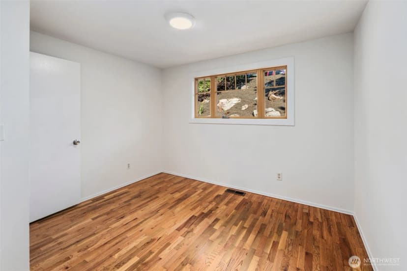 Property photo for 8139 14th Avenue Sw, Seattle photo 12