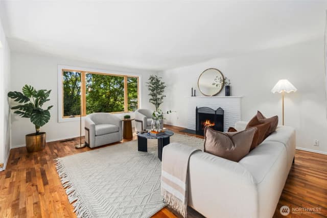 Property photo for 8139 14th Avenue Sw, Seattle photo 5
