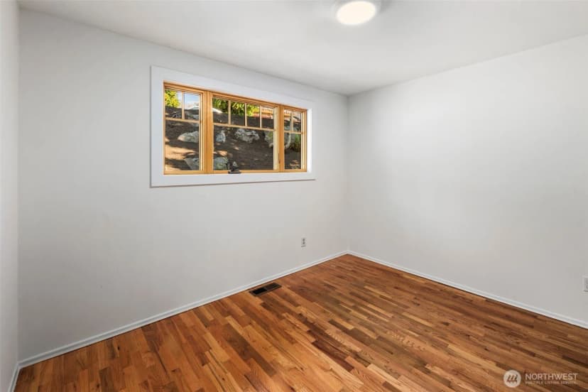 Property photo for 8139 14th Avenue Sw, Seattle photo 13
