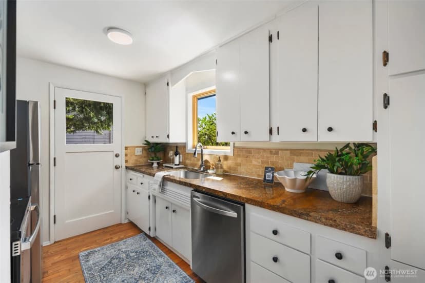 Property photo for 8139 14th Avenue Sw, Seattle photo 8