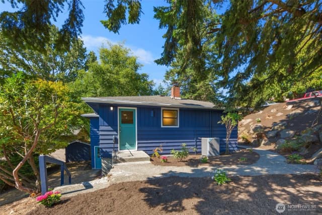 Property photo for 8139 14th Avenue Sw, Seattle photo 3