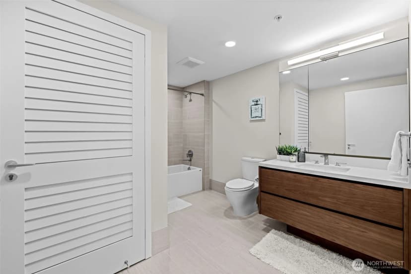 Property photo for 121 Stewart Street #2204, Seattle photo 17