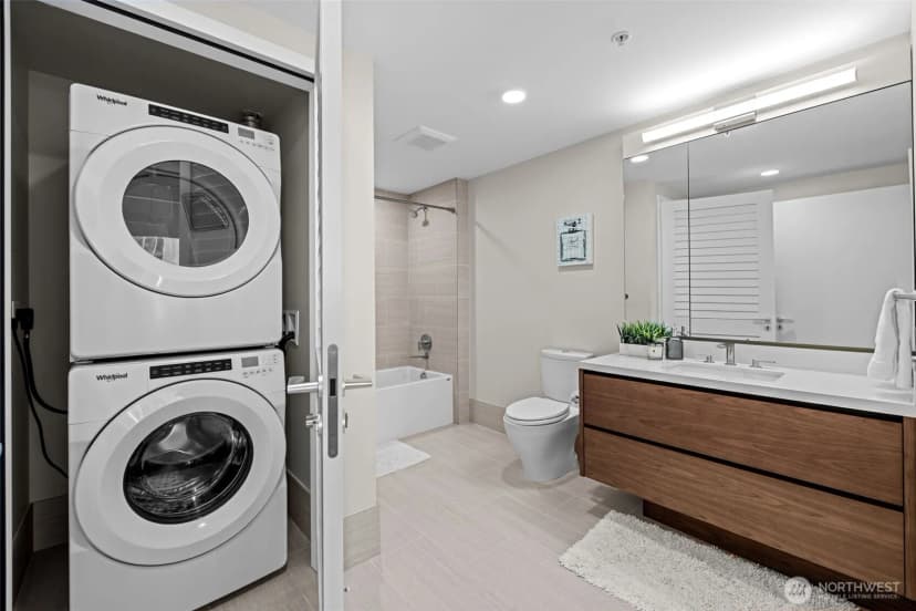 Property photo for 121 Stewart Street #2204, Seattle photo 18
