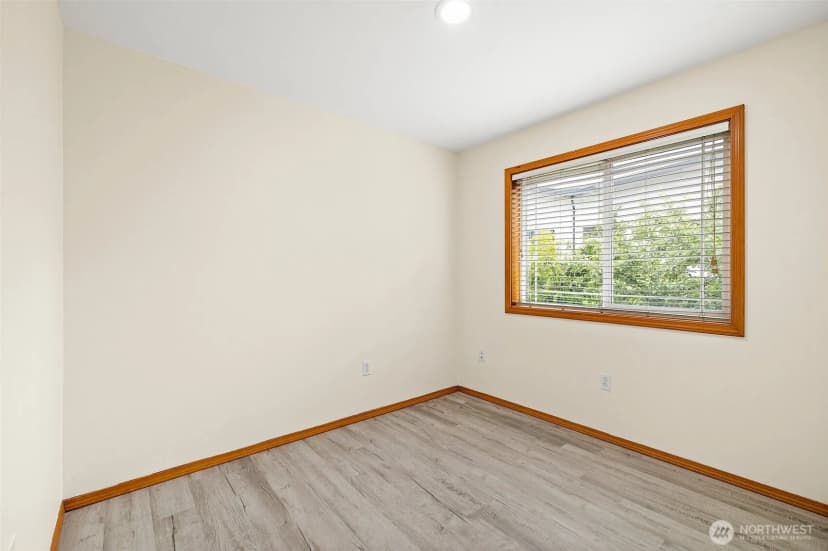 Property photo for 4223 S Cloverdale Street, Seattle photo 16