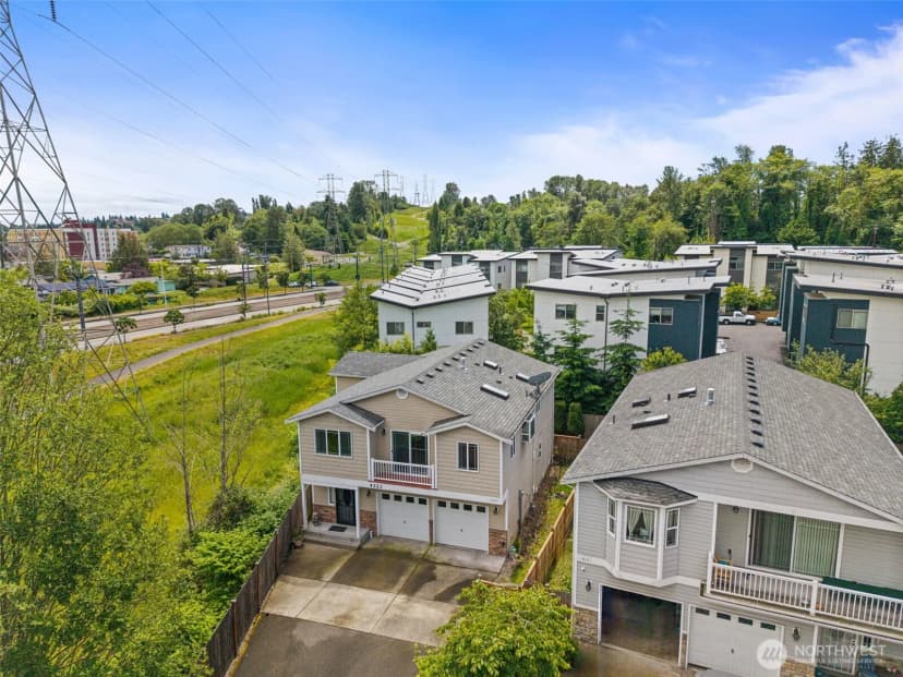 Property photo for 4223 S Cloverdale Street, Seattle photo 37