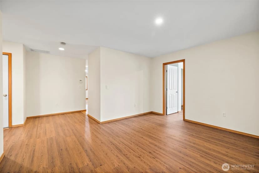 Property photo for 4223 S Cloverdale Street, Seattle photo 33
