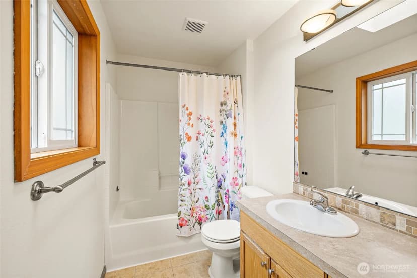 Property photo for 4223 S Cloverdale Street, Seattle photo 26
