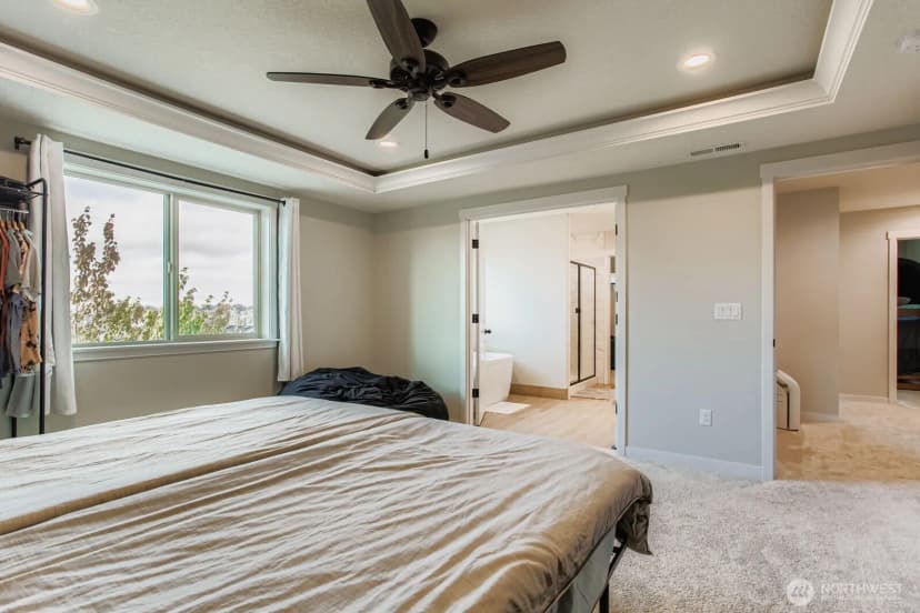 Property photo for 2025 E 9th Street, La Center photo 16