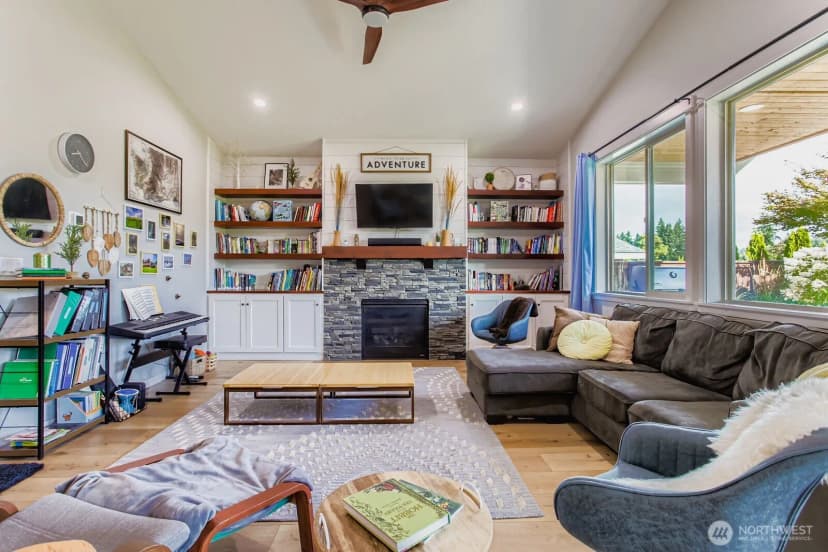 Property photo for 2025 E 9th Street, La Center photo 6