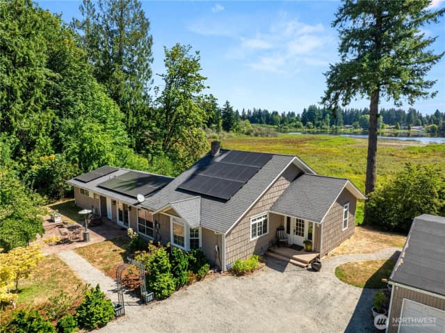 Property photo for 4040 27th Avenue Se, Olympia photo 2