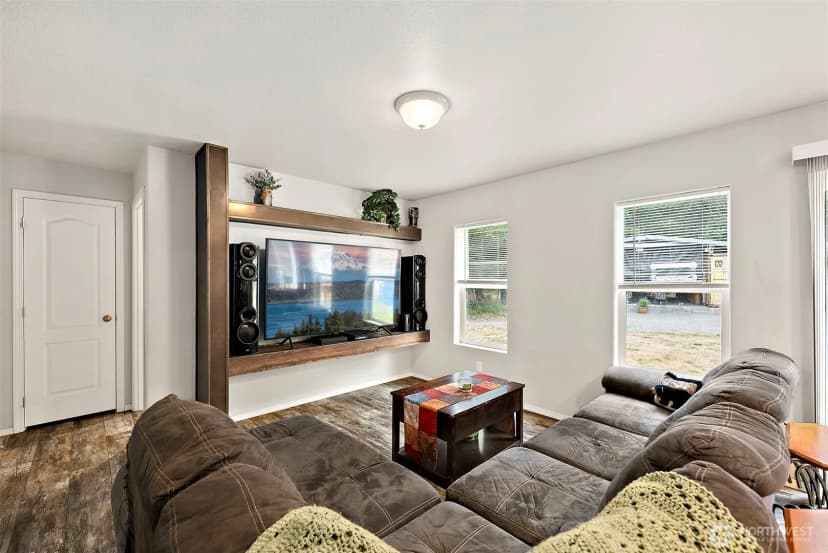 Property photo for 35717 74th Avenue S, Roy photo 15