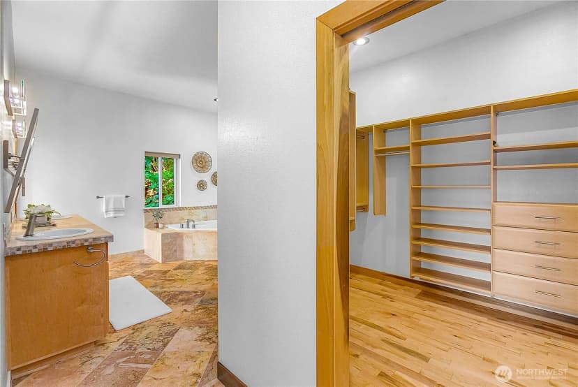 Property photo for 3643 Beach Drive E, Port Orchard photo 23