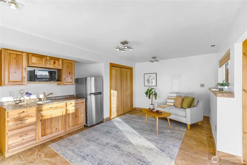 Property photo for 3643 Beach Drive E, Port Orchard photo 31