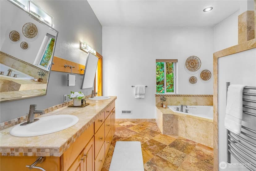 Property photo for 3643 Beach Drive E, Port Orchard photo 24