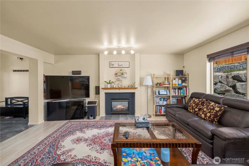 Property photo for 26832 27th Place S, Kent photo 8