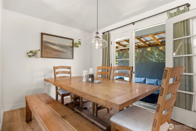 Property photo for 16607 72nd Avenue Ne, Kenmore photo 9