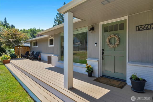 Property photo for 16607 72nd Avenue Ne, Kenmore photo 2