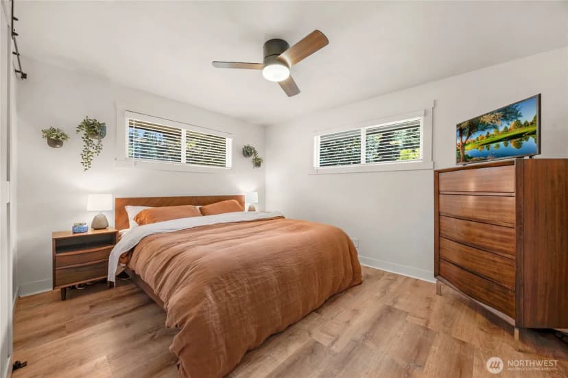 Property photo for 16607 72nd Avenue Ne, Kenmore photo 16