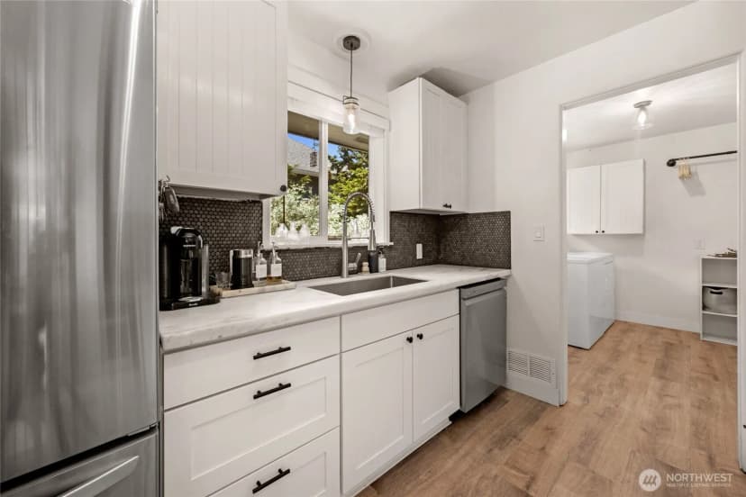 Property photo for 16607 72nd Avenue Ne, Kenmore photo 13
