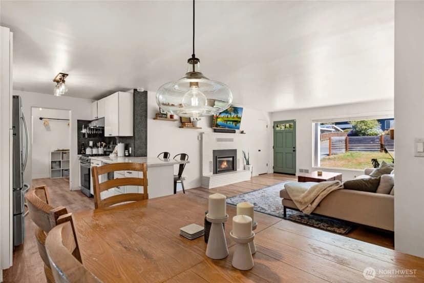 Property photo for 16607 72nd Avenue Ne, Kenmore photo 8