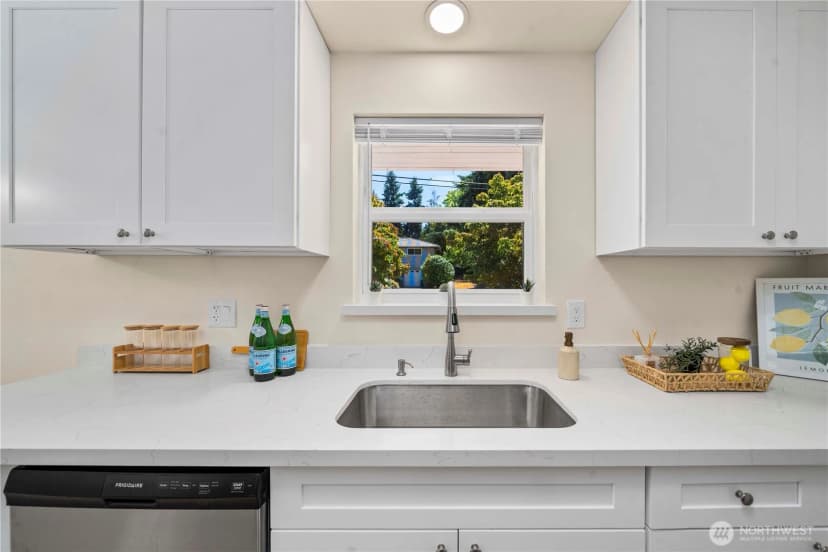 Property photo for 528 S 302nd St, Federal Way photo 8