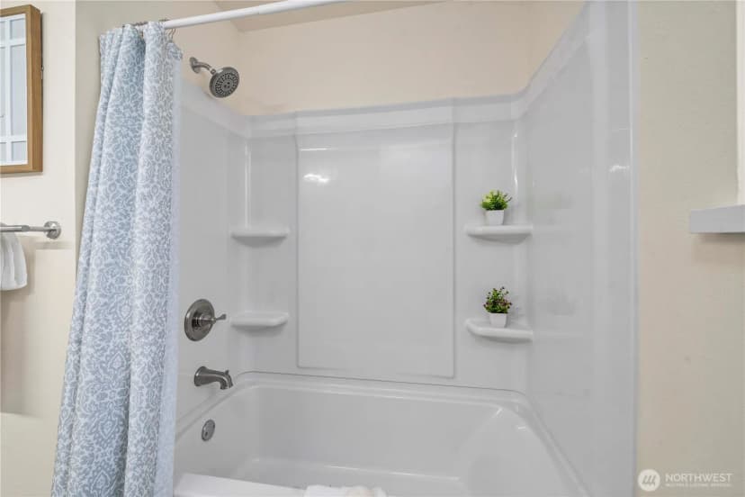 Property photo for 528 S 302nd St, Federal Way photo 12
