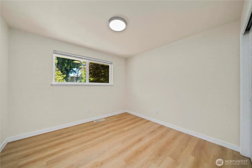 Property photo for 528 S 302nd St, Federal Way photo 13