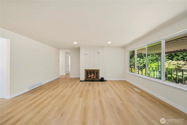 Property photo for 528 S 302nd St, Federal Way photo 5