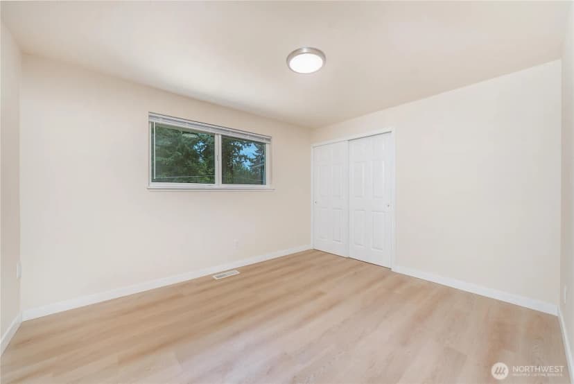 Property photo for 528 S 302nd St, Federal Way photo 15