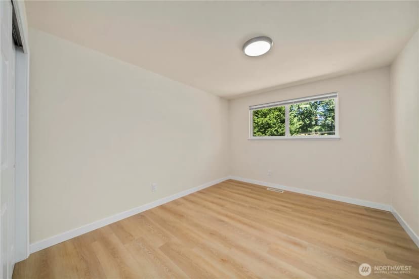 Property photo for 528 S 302nd St, Federal Way photo 14