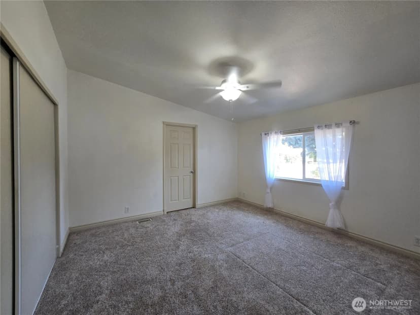 Property photo for 31 Dandelion Way, Sequim photo 21
