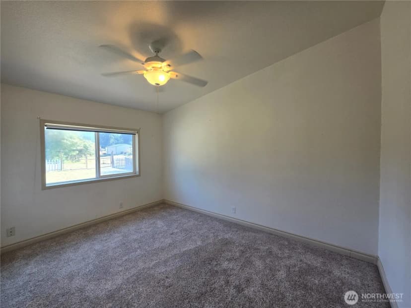 Property photo for 31 Dandelion Way, Sequim photo 16
