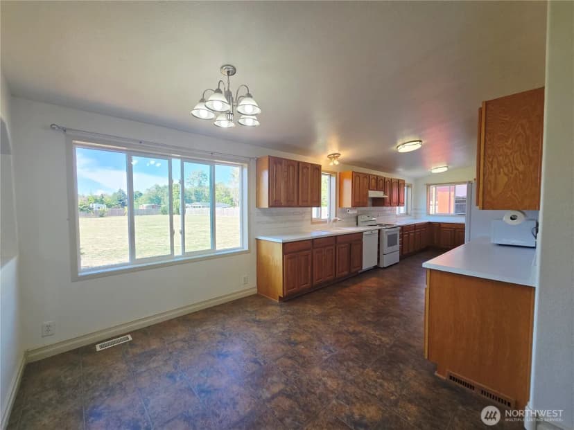 Property photo for 31 Dandelion Way, Sequim photo 10