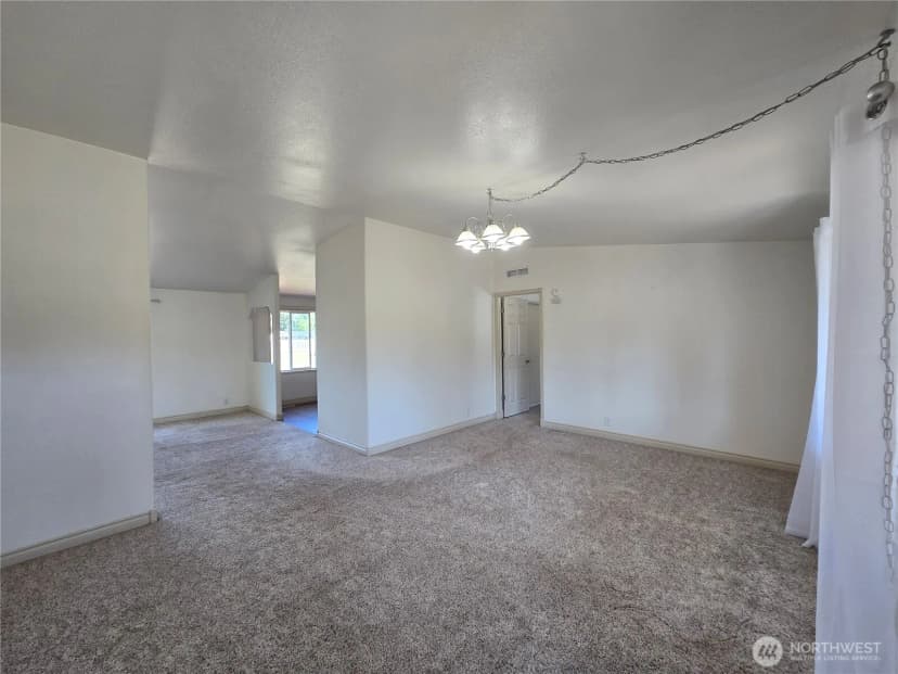 Property photo for 31 Dandelion Way, Sequim photo 6