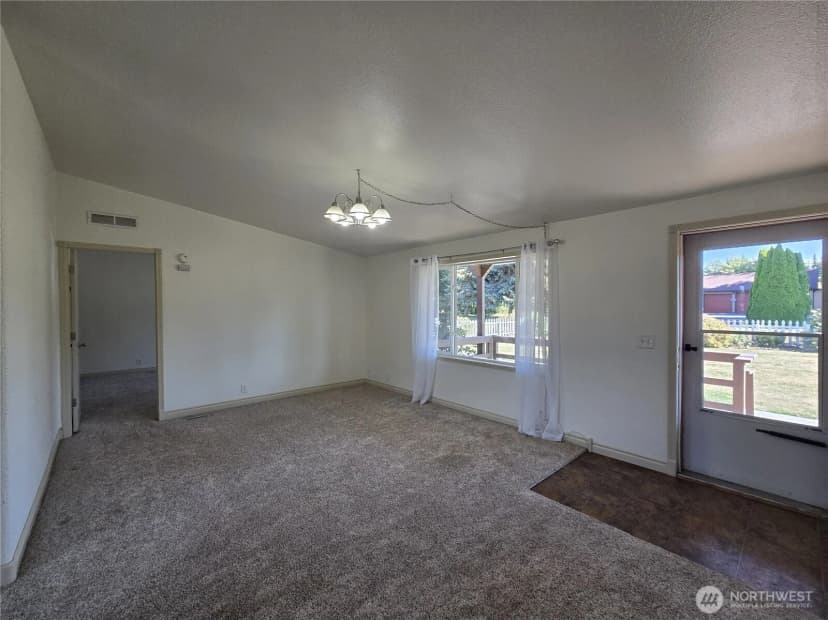Property photo for 31 Dandelion Way, Sequim photo 7
