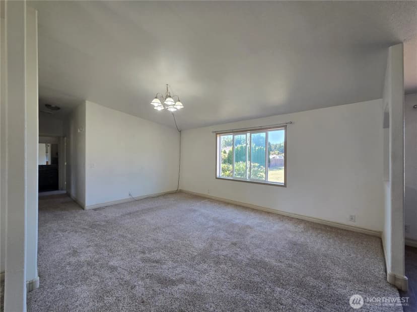 Property photo for 31 Dandelion Way, Sequim photo 9