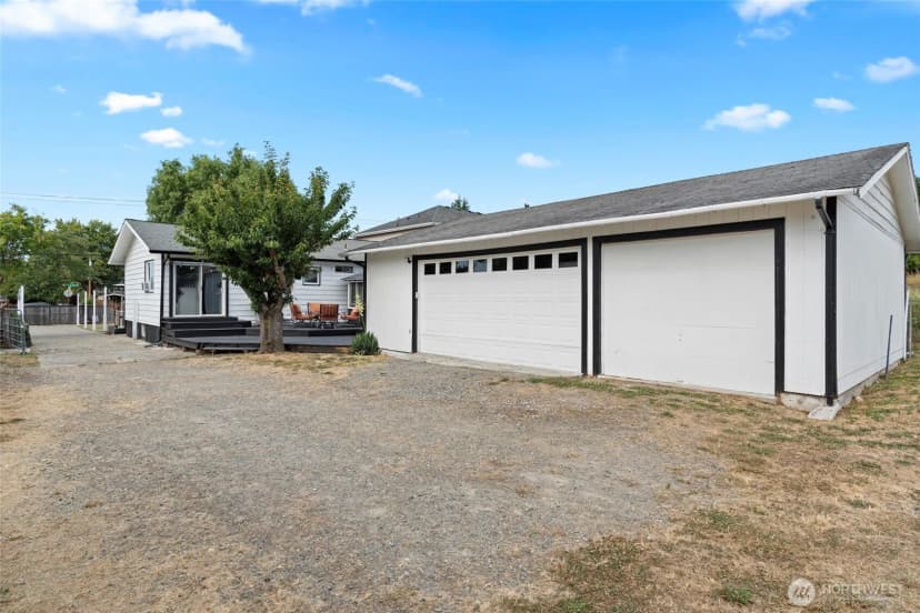 Property photo for 2123 S 252nd Street, Des Moines photo 2
