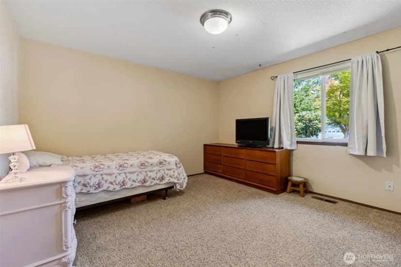 Property photo for 2807 Kirkaldy Court Se, Olympia photo 10