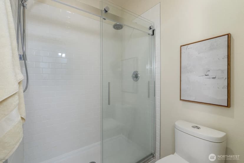 Property photo for 18636 Ne 55th Way, Redmond photo 12