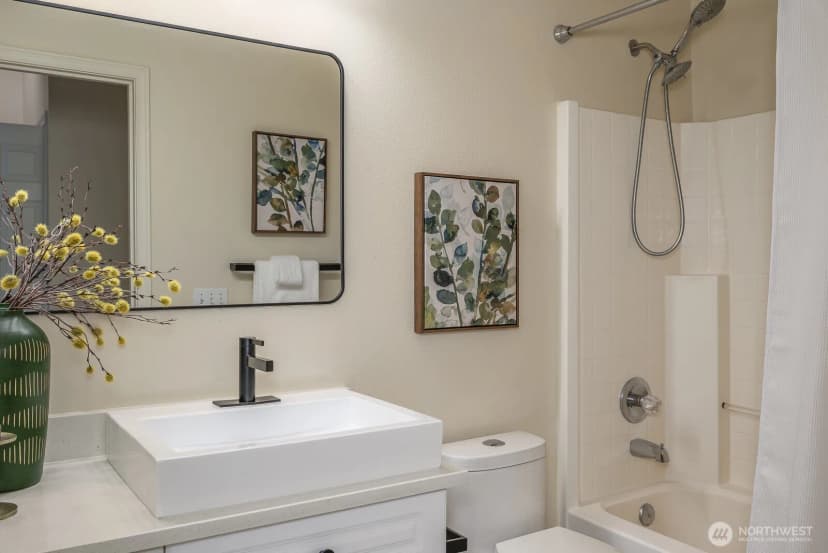 Property photo for 18636 Ne 55th Way, Redmond photo 15