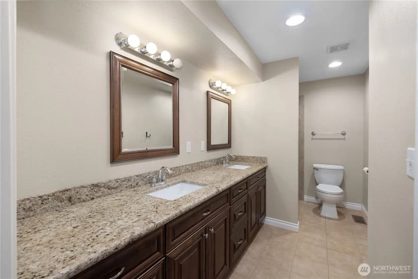 Property photo for 7011 Alderwood Court Se, Lacey photo 17