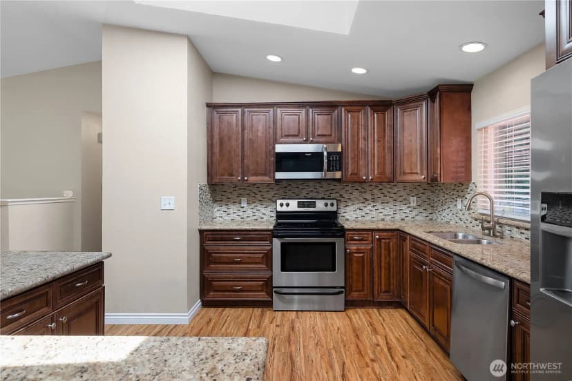 Property photo for 7011 Alderwood Court Se, Lacey photo 8