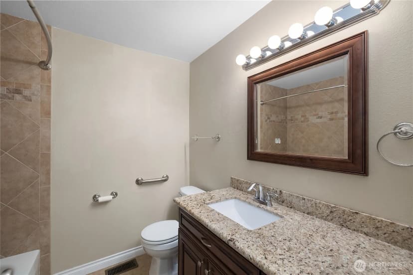 Property photo for 7011 Alderwood Court Se, Lacey photo 22