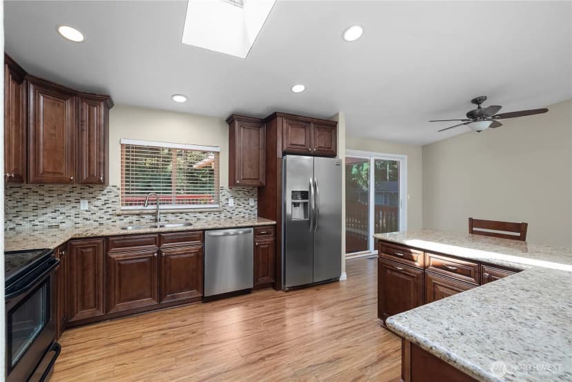 Property photo for 7011 Alderwood Court Se, Lacey photo 9