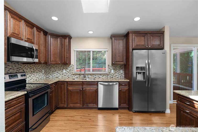 Property photo for 7011 Alderwood Court Se, Lacey photo 6