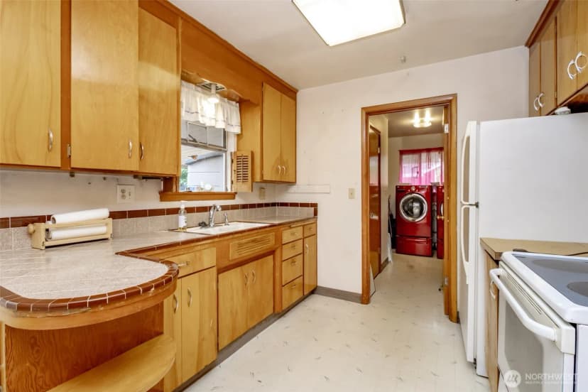 Property photo for 10507 Earley Ave Sw, Lakewood photo 10