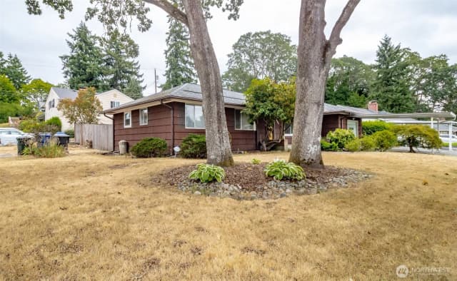 Property photo for 10507 Earley Ave Sw, Lakewood photo 3