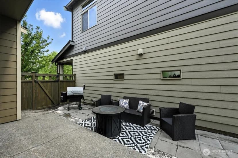 Property photo for 32986 Skyline Lane, Black Diamond photo 23