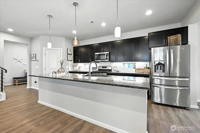 Property photo for 32986 Skyline Lane, Black Diamond photo 9