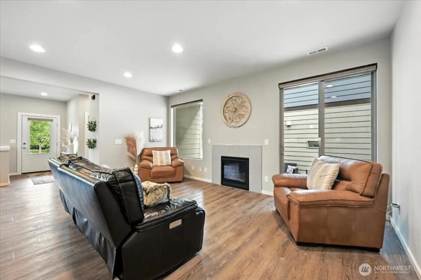 Property photo for 32986 Skyline Lane, Black Diamond photo 7